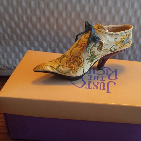 Just The Right Shoe  By Raine Brocade Court Mini Figurine 25002 - Picture 2 of 10